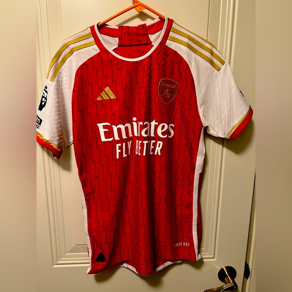 23/24 Arsenal home kit - player cut L